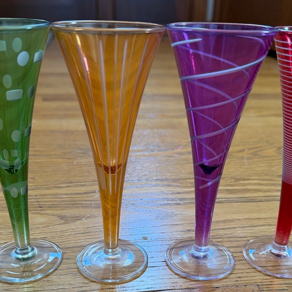 Vintage Etched Colorful Patterned Glasses Approx 6.5 inches tall 2.5 in width - Picture 15 of 16